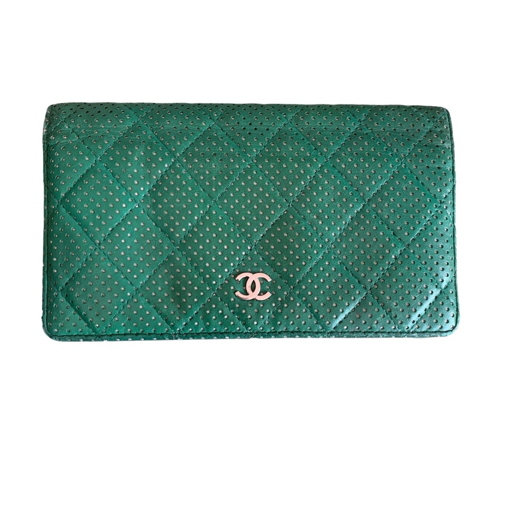 Vintage CHANEL Green Matelasse Lambskin Bifold Wallet